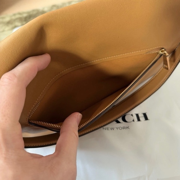 Coach Retail Chain Tabby 30 in Honey Brown with Brass Hardware - Picture 11 of 11